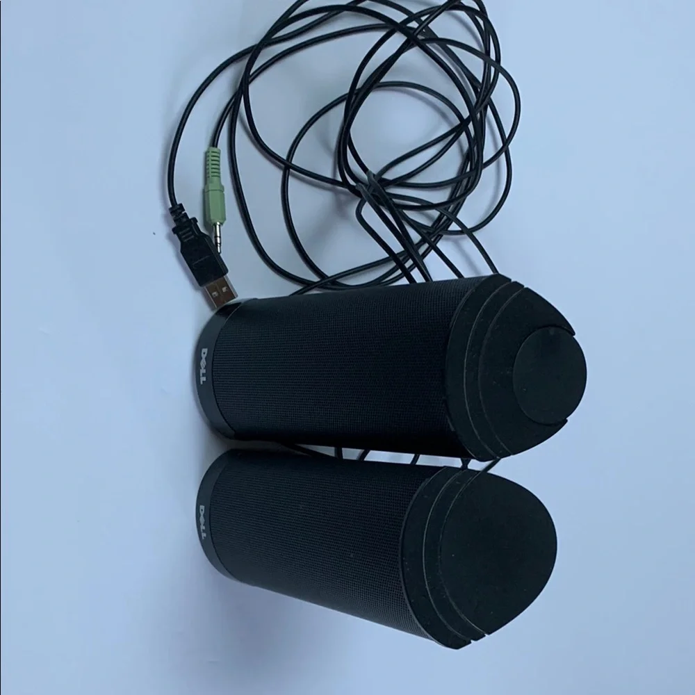 Dell MHK-AX210(B) Black Computer Speakers , Pre-owned.Set of 2. Great condition
